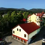 Hotel Konradowka Wellness & - 300 Metrow Do Centrum 3*