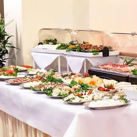 Konradowka Wellness & - 300 Metrow Do Centrum 3* 카르파츠