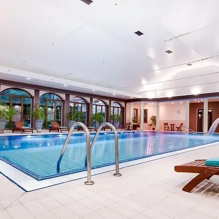 Konradowka Wellness & - 300 Metrow Do Centrum Hotel