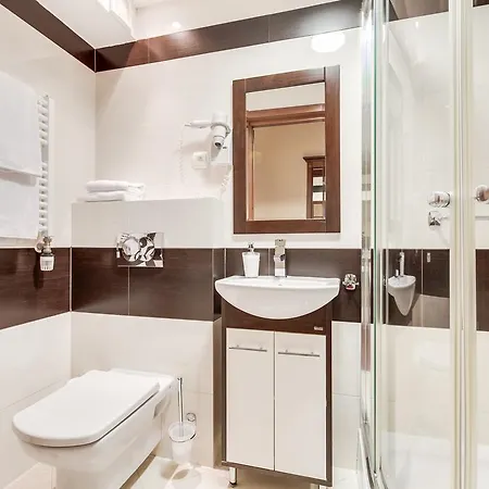 מלון Konradowka Wellness & - 300 Metrow Do Centrum 3*