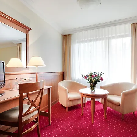 Hotel Konradowka Wellness & - 300 Metrow Do Centrum