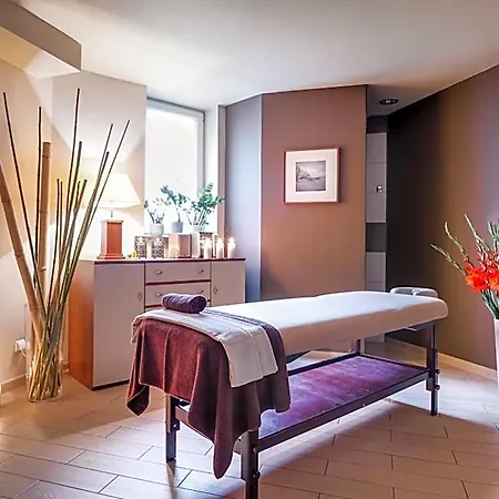 Szálloda Konradowka Wellness & - 300 Metrow Do Centrum 3*