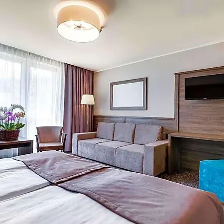 Szálloda Konradowka Wellness & - 300 Metrow Do Centrum 3*