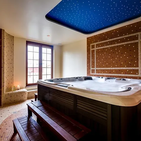Konradowka Wellness & - 300 Metrow Do Centrum Hotel
