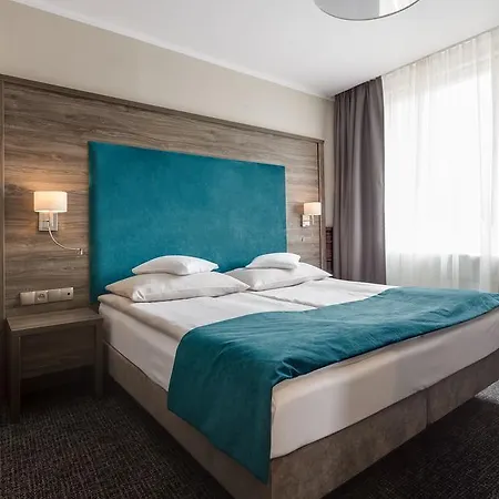 Hotel Konradowka Wellness & - 300 Metrow Do Centrum 3*