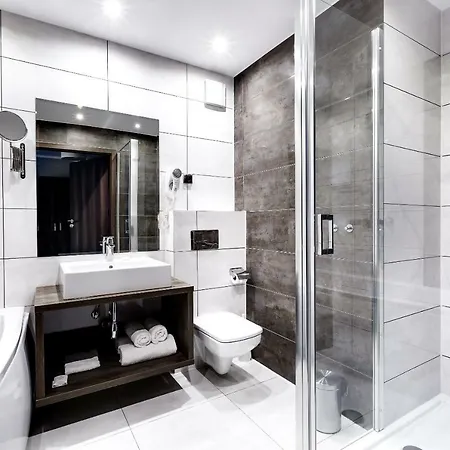 Szálloda Konradowka Wellness & - 300 Metrow Do Centrum 3*