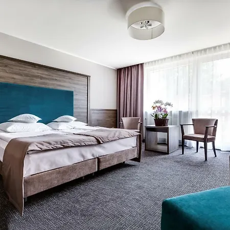 Konradówka Wellness&spa - 300 Metrów Do Centrum Hotel 3*