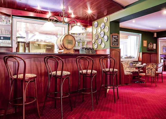 Konradowka Wellness & - 300 Metrow Do Centrum 酒店 3*